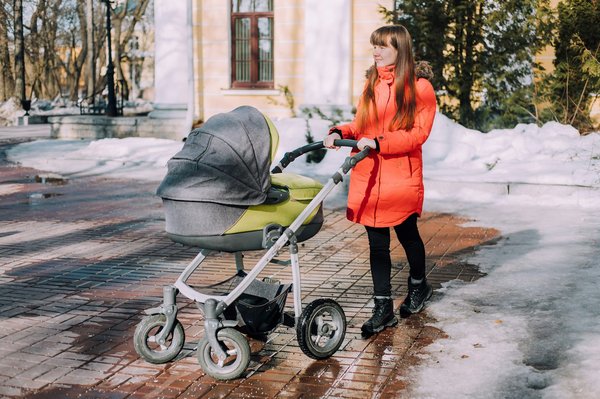 Choisir une poussette trio durable et sécurisée